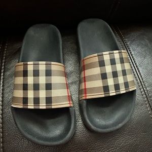 Boys Burberry slides size 29 (11.5)
